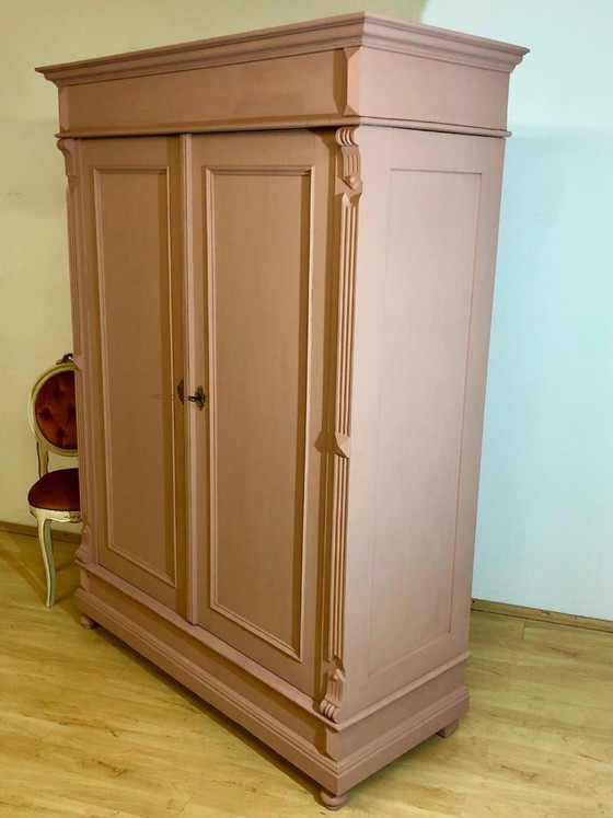 Image 1 of Traumhafter Gründerzeit Kleiderschrank um 1880 à Altrosa