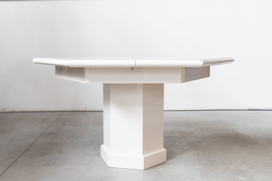 Image 1 of Table de salle à manger extensible Mario Sabot 1980S avec 5 chaises blanches laquées