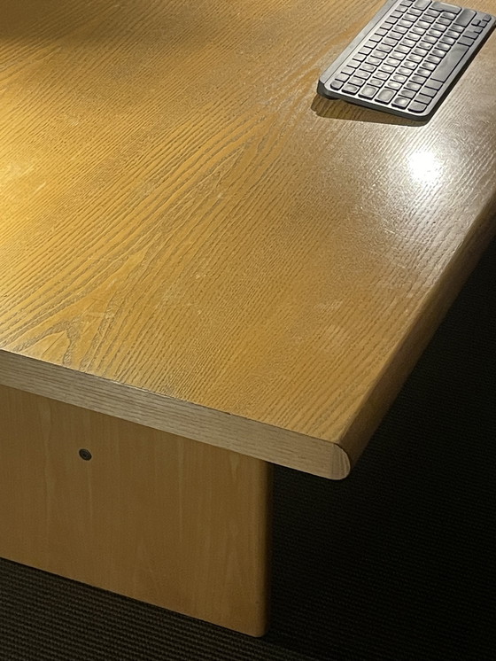 Image 1 of 1980er Jahre großer Schreibtisch - Design, aber Marke unbekannt