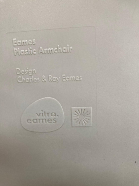 Image 1 of Set di 4 poltrone VITRA Eames DAW bianche.