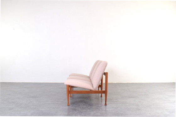 Image 1 of Mid-Century sofa van Marian Grabiński, jaren 60.