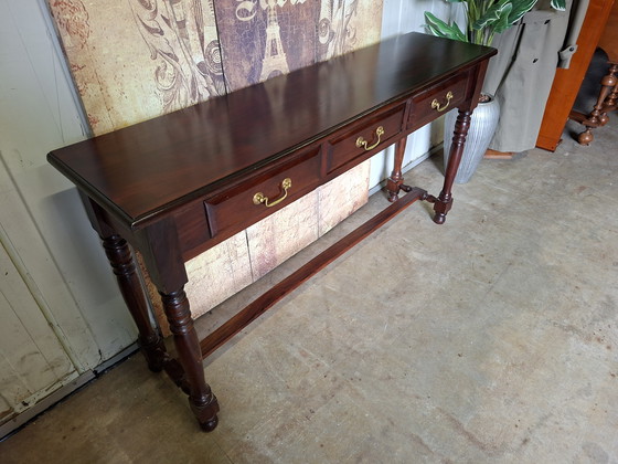 Image 1 of Klassieke Engelse sidetable, wandconsole. haltafel afm. 142x36cm en 77cm hoog.