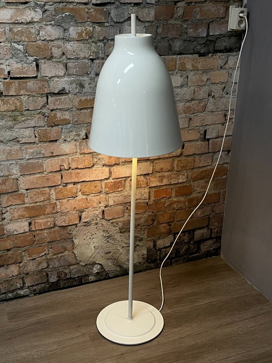 Fritz Hansen Caravaggio Lampadaire – Blanc | Cecilie Manz – Metal (photo 8 of 9)