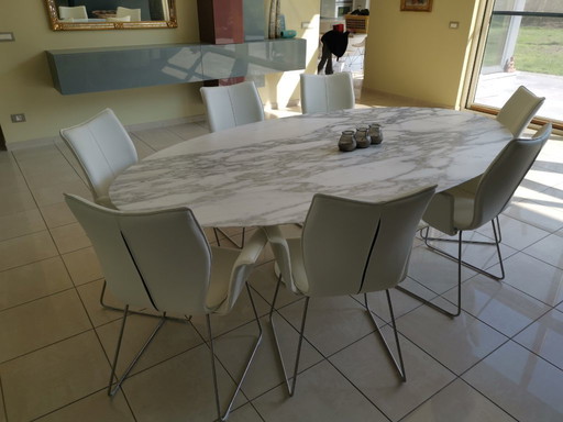 Knoll Saarinen Oval Table – Large Model