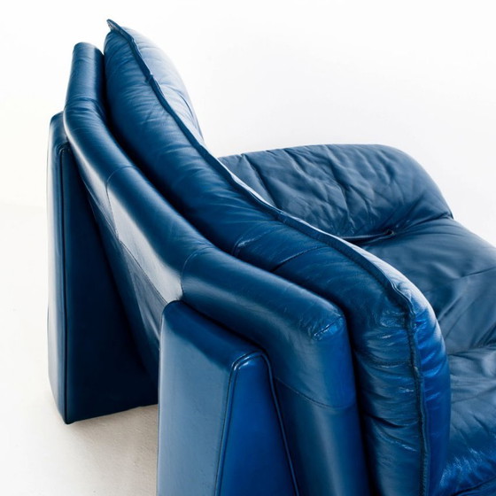 Poltrona e pouf vintage in pelle blu di Nicoletti Salotti - Italia anni '80 – Avanti - Italia, Poltrone (photo 14 of 21)