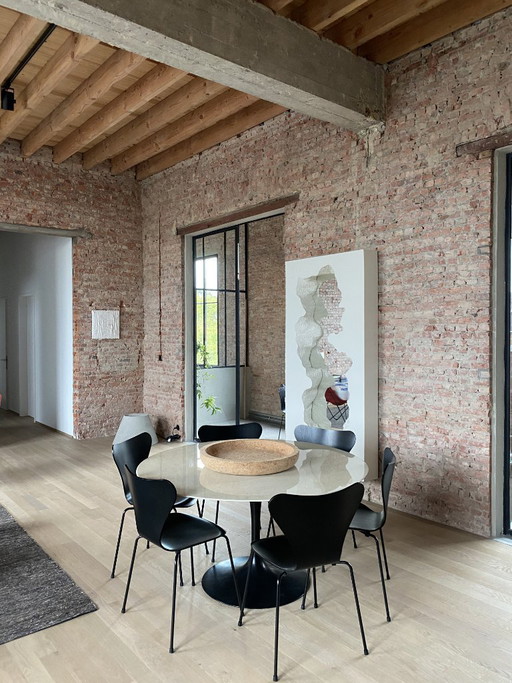 Knoll Saarinen Tulip dining table rond