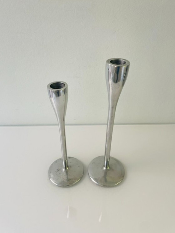 Image 1 of Juego de 2 portavelas de aluminio con diseño especial – Diferentes alturas