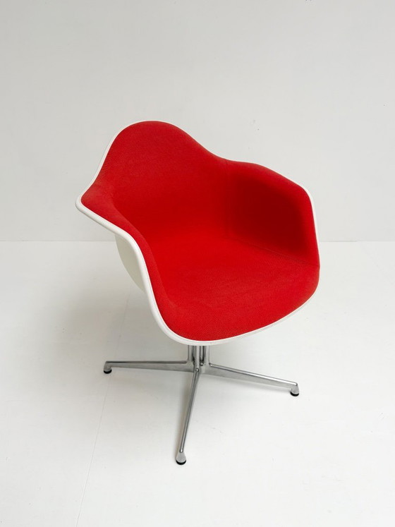 DAL Armchair by Charles & Ray Eames for Vitra (per Piece), 2010s – Side chairs, Textile, Vintage (photo 11 of 16)