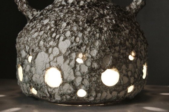 Image 1 of Grote, dikke keramische lampvoet in lavavorm, brutalistisch ontwerp, dubbele verlichting, jaren 70