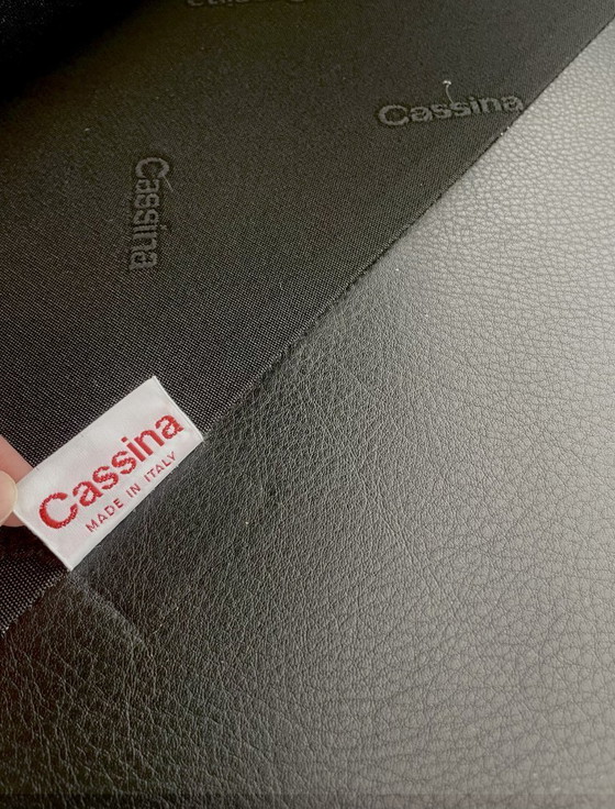 Image 1 of Cassina Maralunga fauteuil in zwart leer – ontworpen door Vico Magistretti