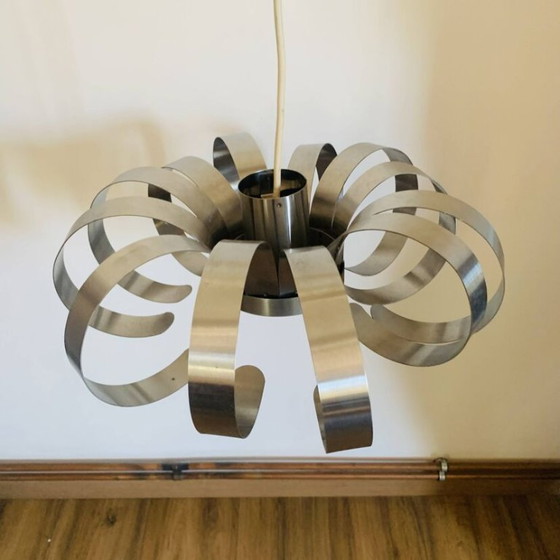 Image 1 of Suspension vintage fleur en rubans d’inox – Space Age années 1970