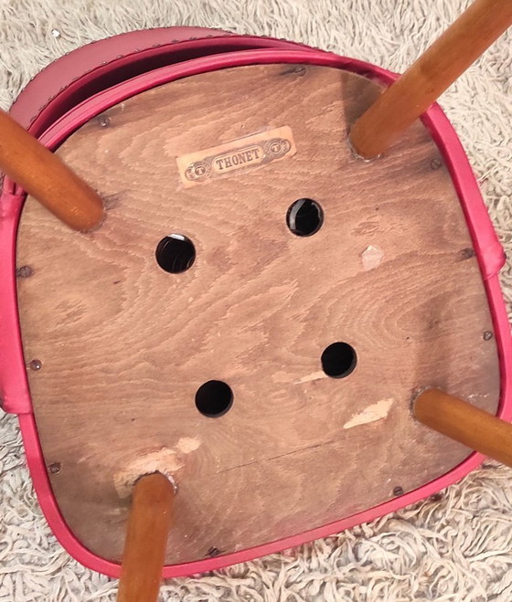 Image 1 of Sedia da cocktail in legno e similpelle rossa di Thonet - anni '50/'60