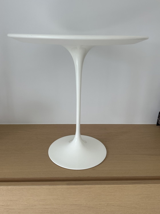 Image 1 of Mesa auxiliar Tulip de Knoll Saarinen