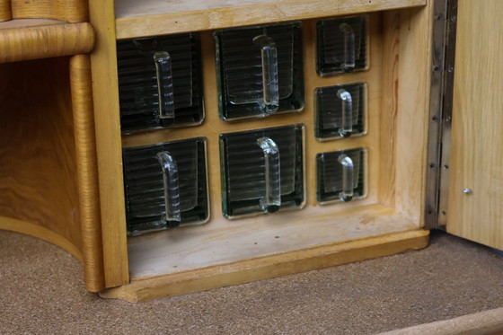 Image 1 of Vorratsschrank/Küchenbuffet mit wunderschönen, gebogenen Glastüren