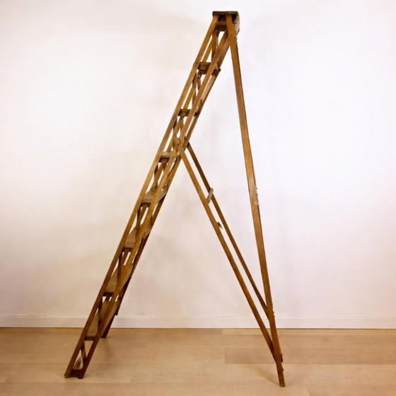 Image 1 of Escalera de madera española antigua, década de 1920.