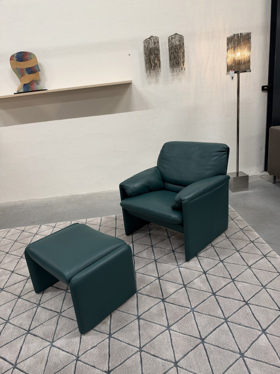 Leolux Bora Beta with ottoman, green color, Armchairs, Leather (photo 6 of 8)