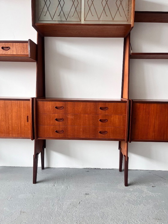 Image 1 of Librería modular escandinava «Panto», Noruega, década de 1960, teca de mediados de siglo.