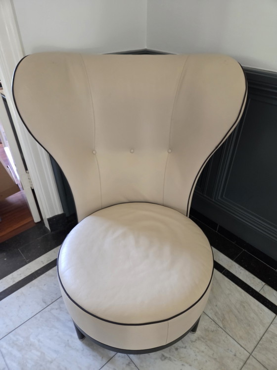 Giorgetti Rea Bergère Fauteuils + Eos Trolley – Chi Wing Lo – Sillones, Leather, Metal (photo 5 of 8)