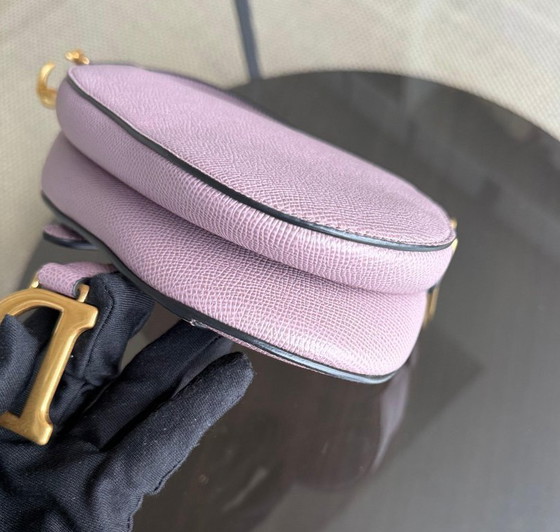 Image 1 of DIOR SADDLE SMALL - VERSTELBARE STIJL VAN KALFSLEER MET NERF, NUDE ROZE EN GOUDEN BESLAG