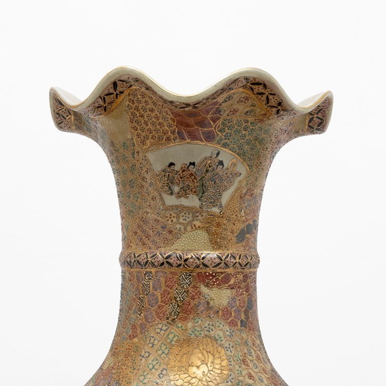 Large Japanese Royal Satsuma Vase With Figural And Gilt Decoration – Ceramic (photo 5 of 9)