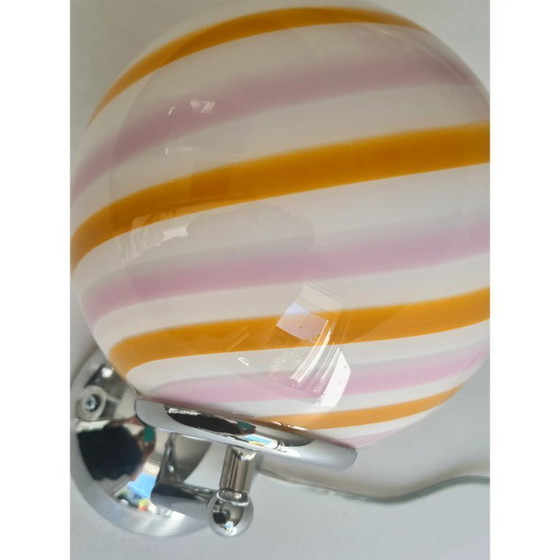 Image 1 of Set van twee moderne amberkleurige en roze "staafvormige" wandlampen van Murano-glas.