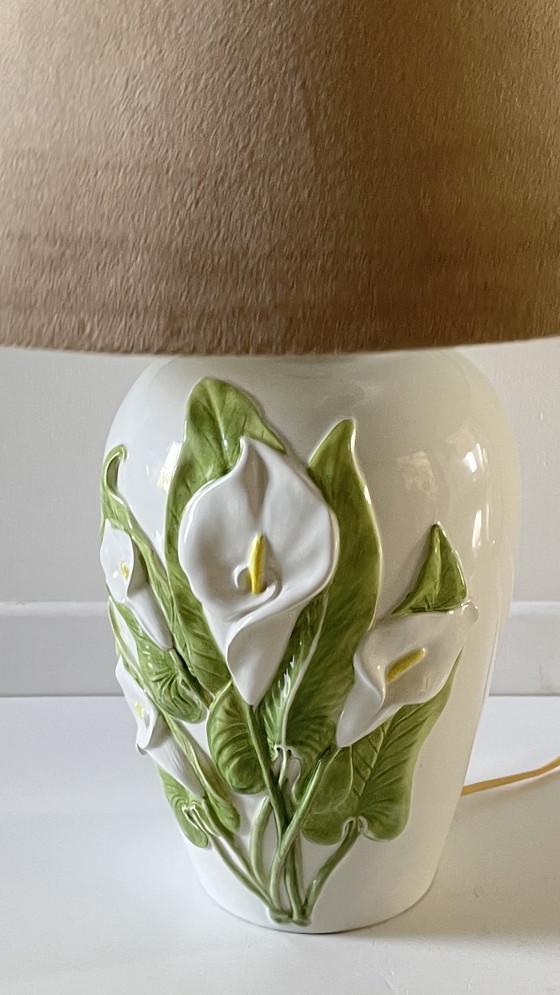 Image 1 of Lampada in ceramica italiana con fiori di arum
