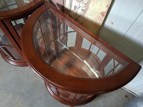 Image 1 of Vetrina classica italiana semicircolare, mobile porta vino, whisky bar, dimensioni 87x47cm e altezza 93cm.