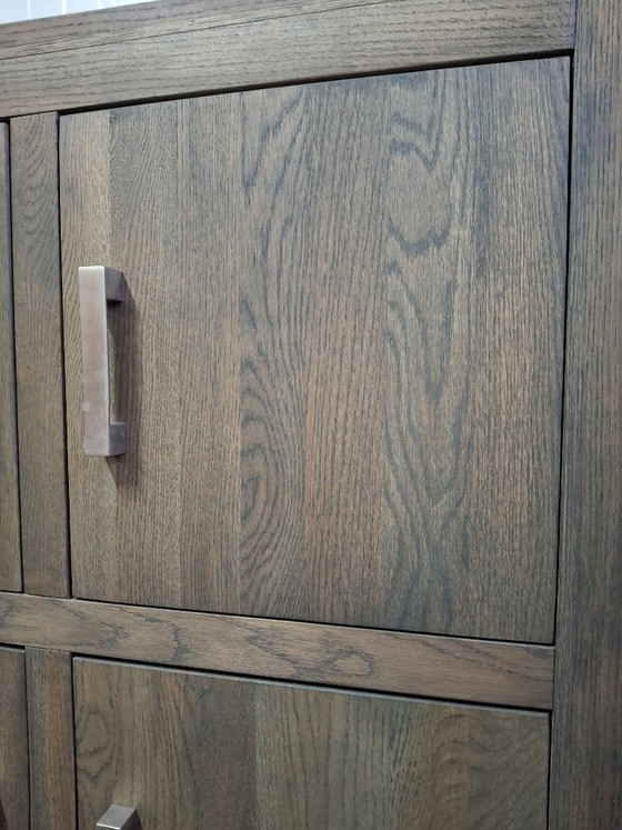 Image 1 of Robuster Aufbewahrungsschrank aus massiver Eiche, neu