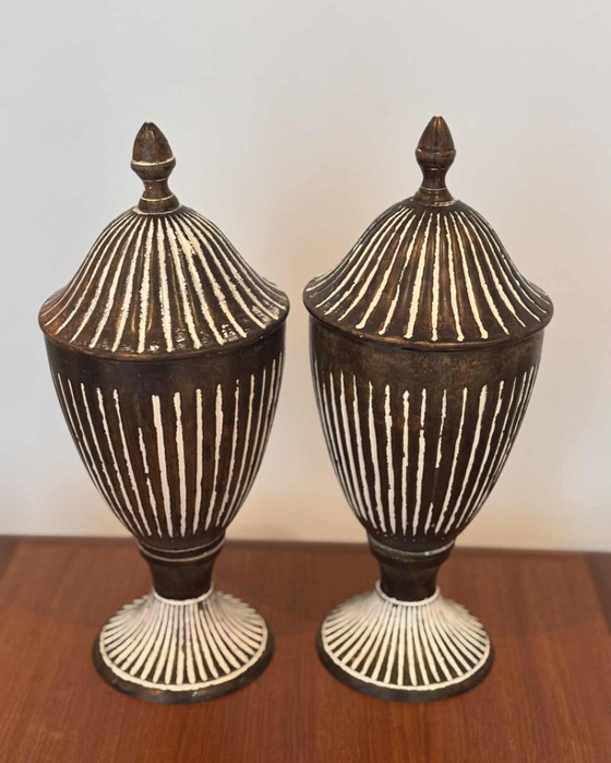 Image 1 of Vintage Franse metalen urnen met deksels