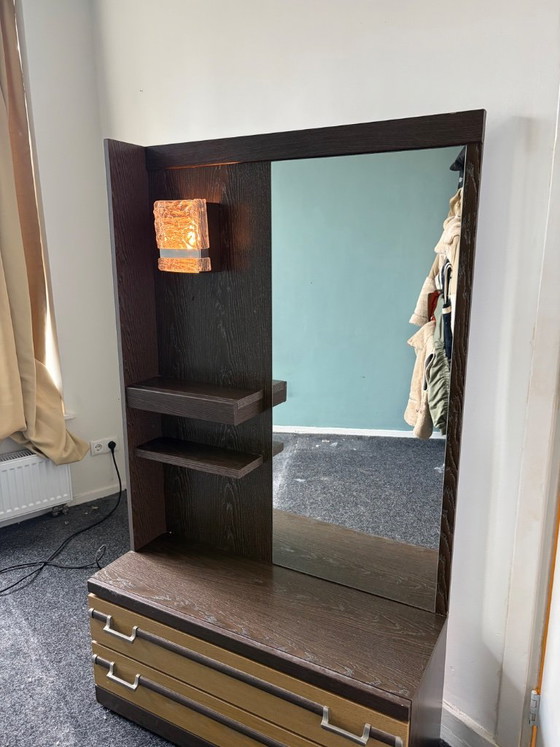 Coiffeuse vintage unique avec miroir, éclairage et tiroir à bijoux – Commodes, Wood (photo 9 of 20)