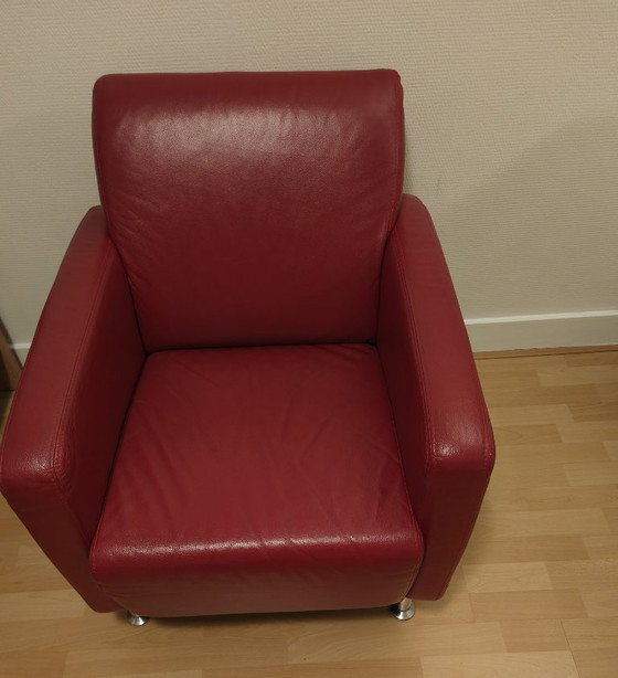Image 1 of Poltrona di design realizzata interamente in pelle rossa