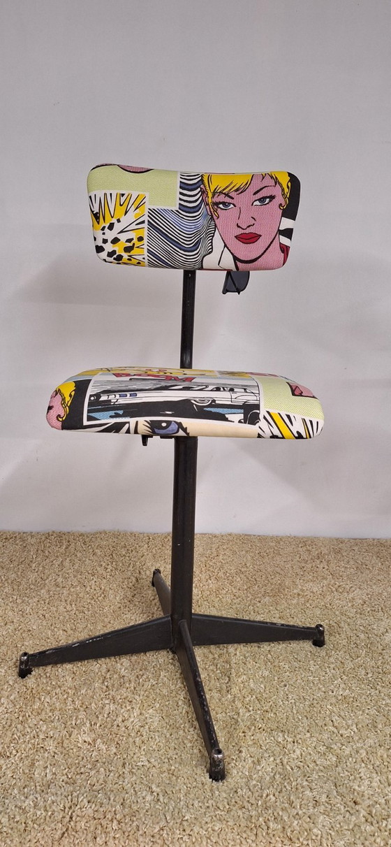 Image 1 of Bureaustoel industrial design met comics thema