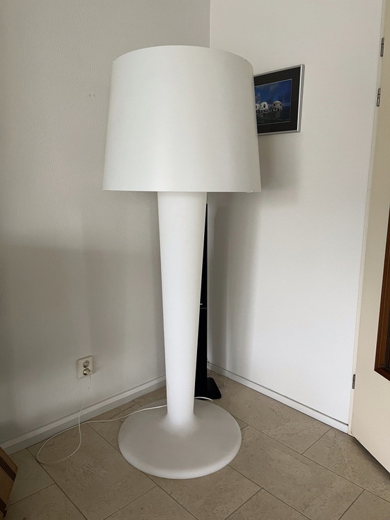 XXLight Floor light by Bonaldo – Plastic (photo 3 of 5)