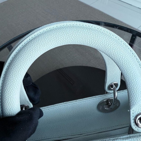 Image 1 of DIOR LADY MEDIUM CAVIALE - CANNAGE BIANCO GHIACCIO BLU GHIACCIO ACCESSORI ARGENTO