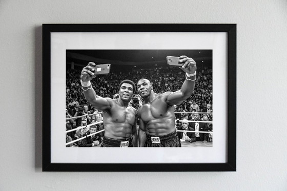 Image 1 of Foto stampata e incorniciata / edizione limitata / Muhammad Ali e Mike Tyson / cornice decorativa