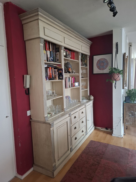 Image 1 of Vitrina aparador