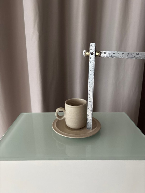 Tazze e piattini in ceramica fatti a mano, set da quattro, Stoviglie, Beige, Organic Modern (foto 10 di 11)