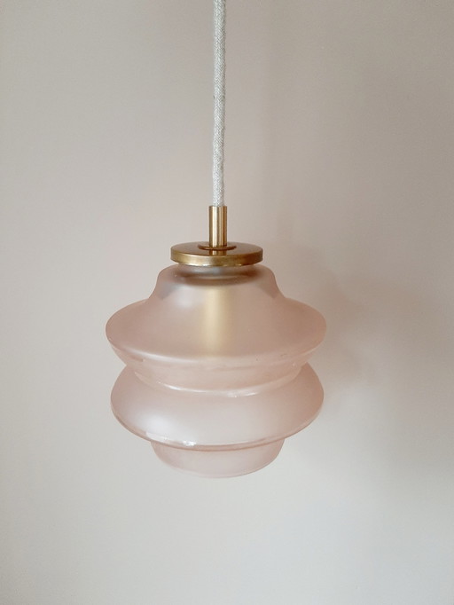 Vintage pendant lamp pink milk glass | Brass | Antique lamp pink