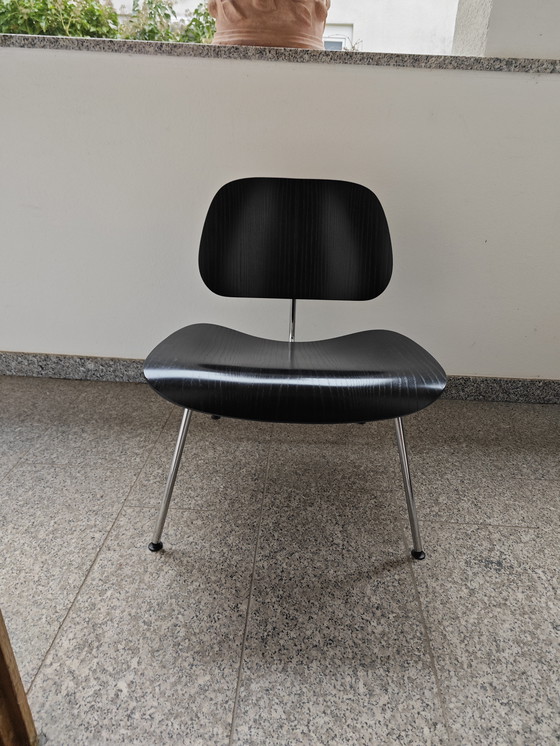 Image 1 of Vitra – Plywood Group LCM (Lounge Chair Metal), design Charles & Ray Eames