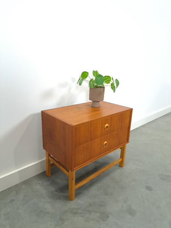 Image 1 of pequeña cómoda de teca de Suecia