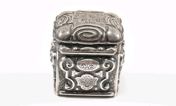 Image 1 of Bellissima scatola in miniatura in argento sterling con coperchio, datata 1864, monogrammata