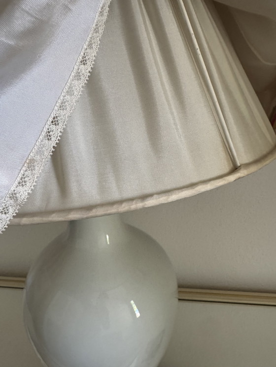 Image 1 of Große Lampe aus Porzellan und Seidentaft