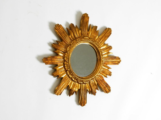 Image 1 of Bellissimo specchio da parete italiano del Mid Century Sunburst in legno e resina, placcato oro