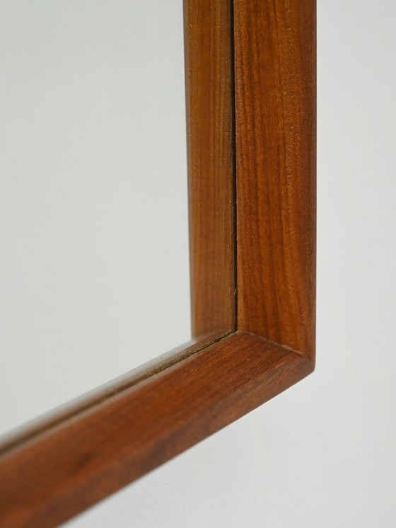 Image 1 of Zweedse Scandinavische teakhouten spiegel met label