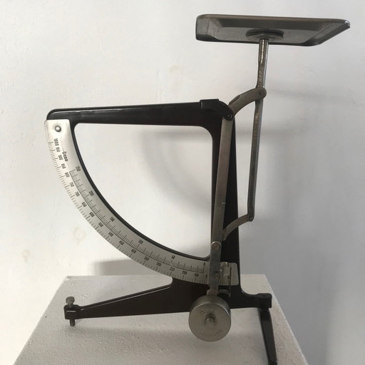 Buchstabenwaage aus den 1950er-60er Jahren