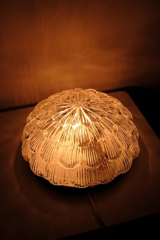 Image 1 of Lampada da soffitto vintage con fiore rotondo in vetro, anni '70