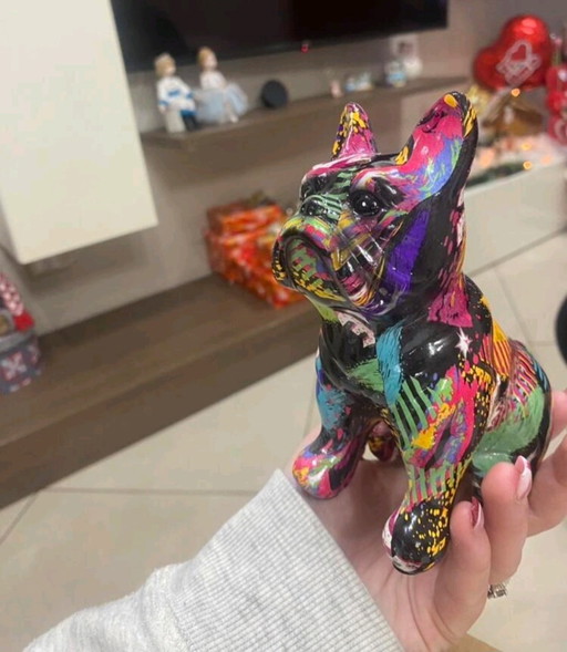 Hundefigur aus Kunstharz