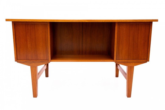 Image 1 of Bureau en teck, Danemark, années 1960.