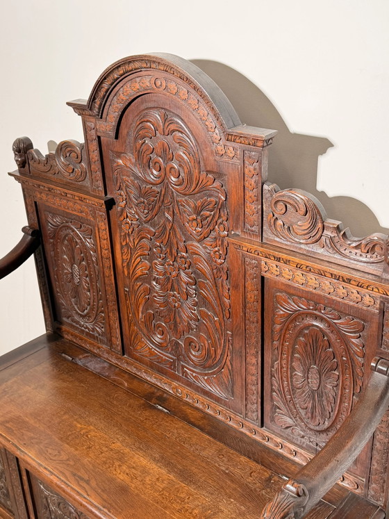 Banco de recibidor antiguo de roble tallado con almacenaje, Madera (foto 3 de 8)