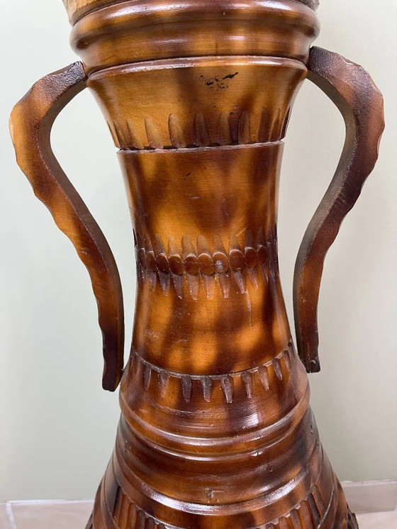 Bedeutende geschnitzte Holzvase – Pflanzkübel, Wood (photo 12 of 16)